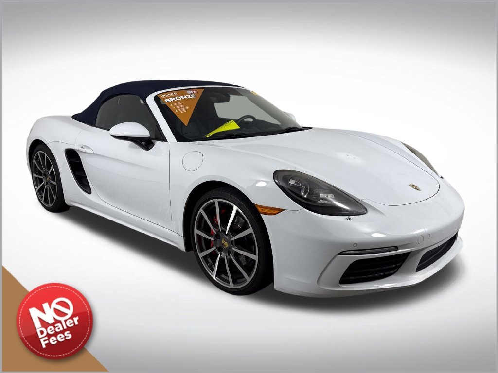Used 2017  Porsche S image 1