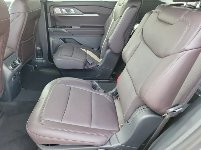 New 2026 Carbonized Gray Metallic Ford Platinum image 19