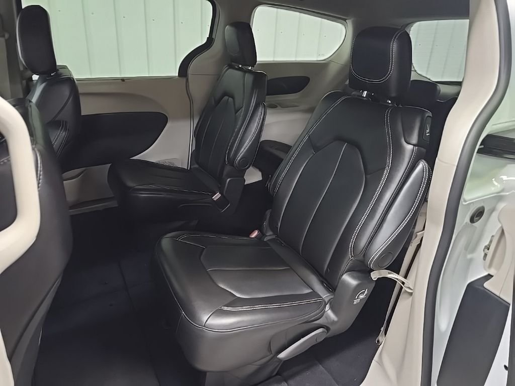 Used 2024 White Chrysler Touring L image 30