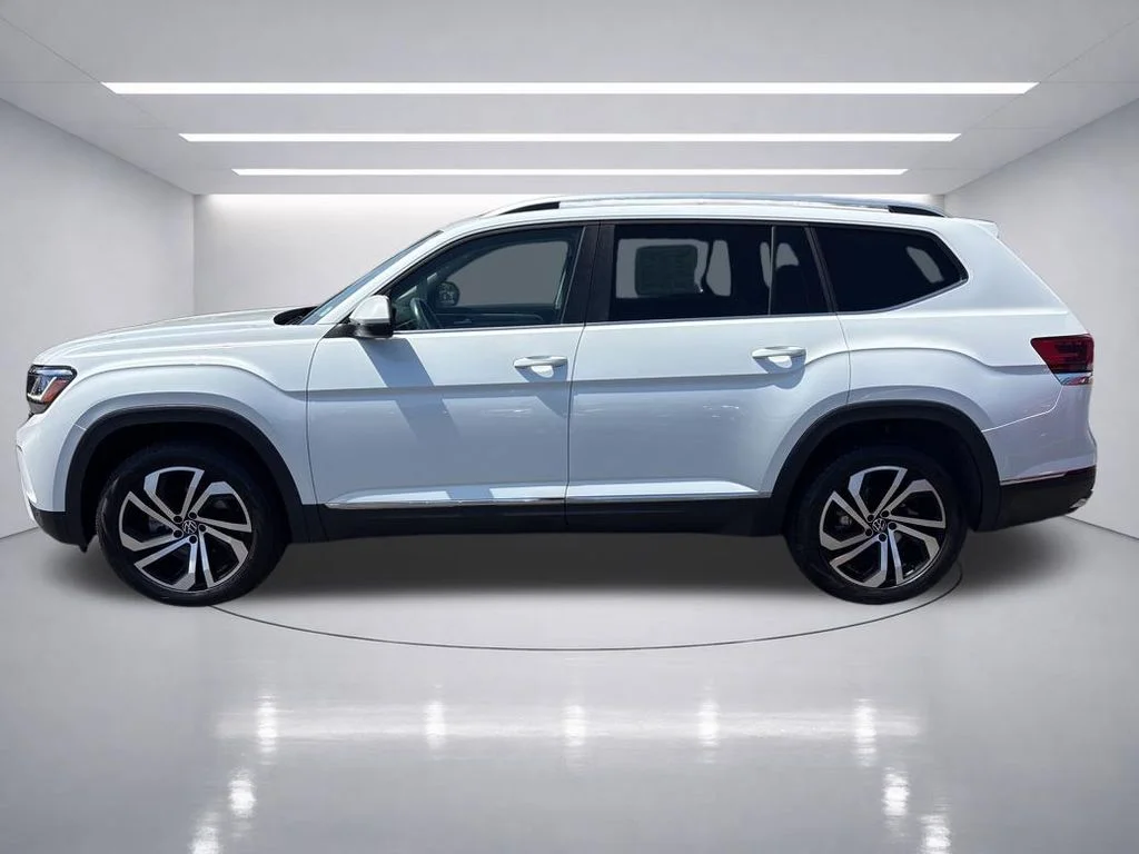 Used 2023 Opal White Pearl Volkswagen SEL image 3
