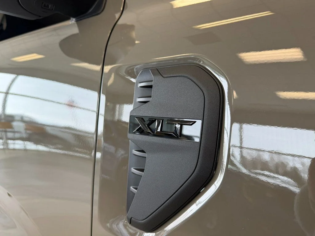 New 2025 Marsh Gray Ford XLT image 11