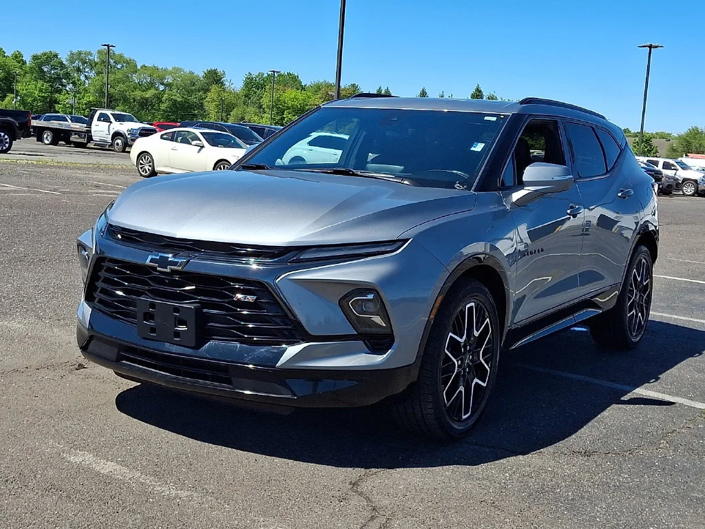 Used 2023 Sterling Gray Metallic Chevrolet RS image 5