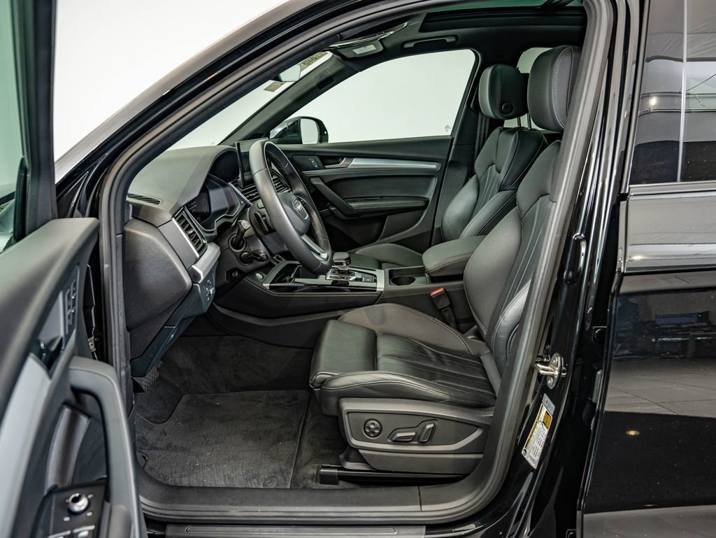 Used 2023 Black Metallic Audi 45 S line Premium image 33