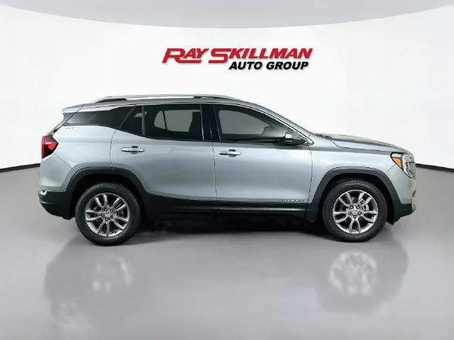 Used 2024 Silver GMC SLT image 8