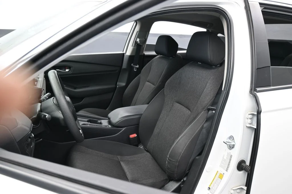 Used 2024 White Honda EX image 9