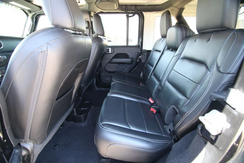 Used 2019 Black Jeep Unlimited Sahara image 7