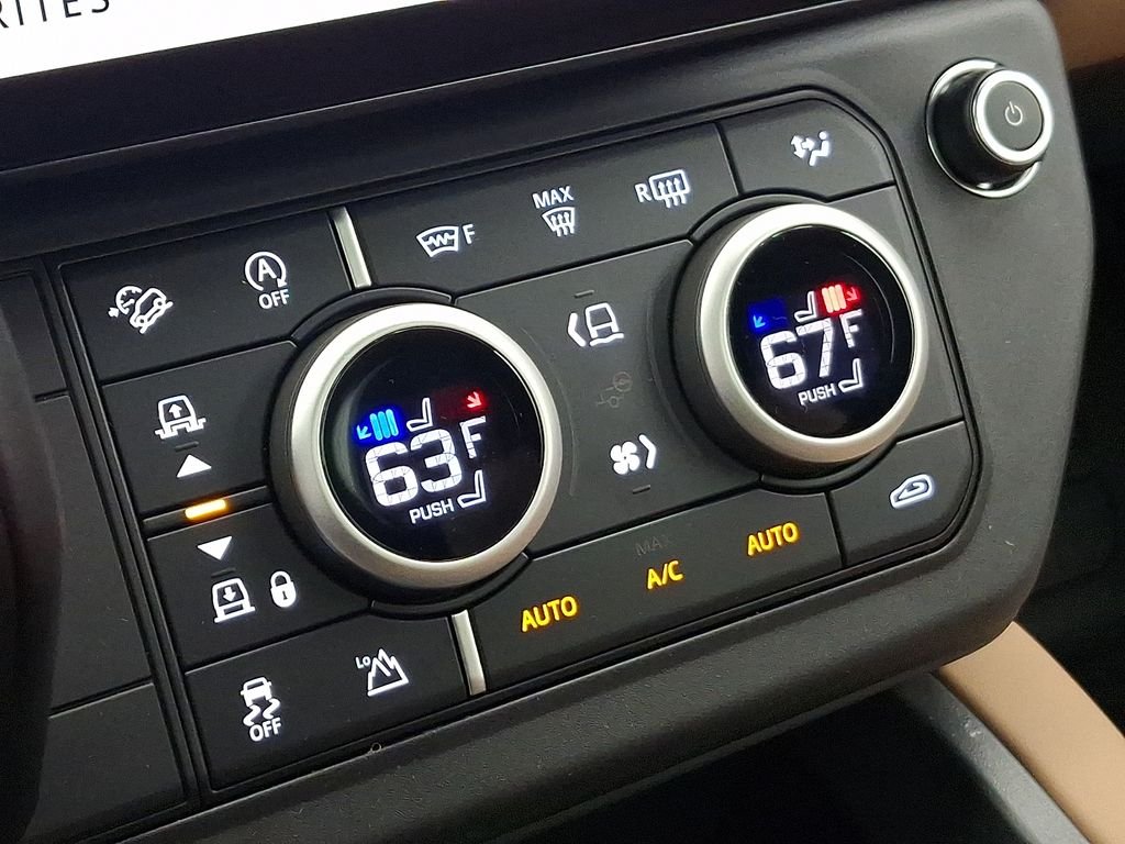 New 2026 Woolstone Green Land Rover X-Dynamic SE image 11