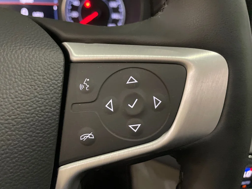 Used 2023 Sterling Metallic GMC SLT image 17