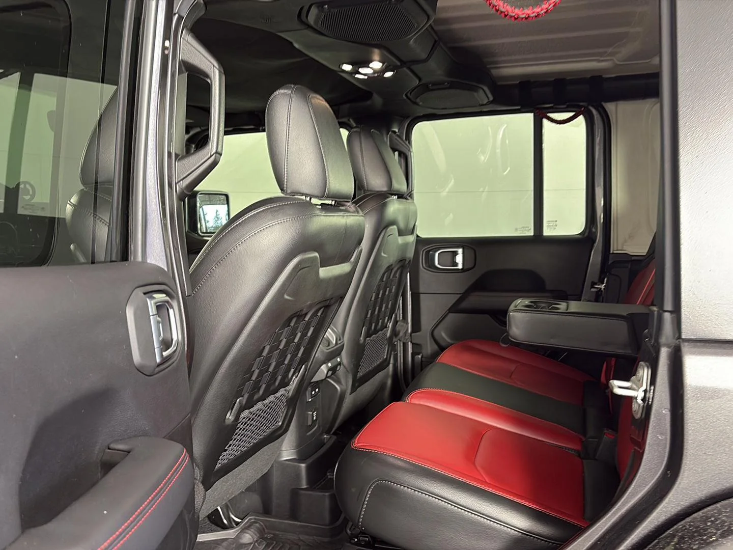 Used 2023 Granite Crystal Metallic Clearcoat Jeep Rubicon 20th Anniversary image 24