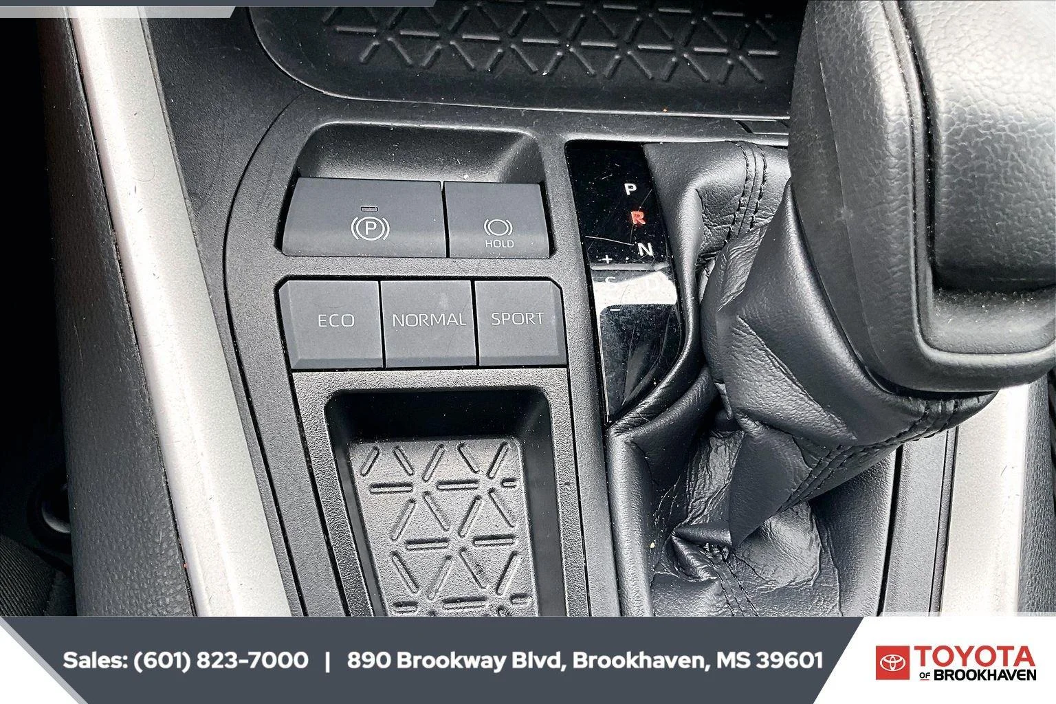 Used 2024 Ice Cap Toyota XLE image 23