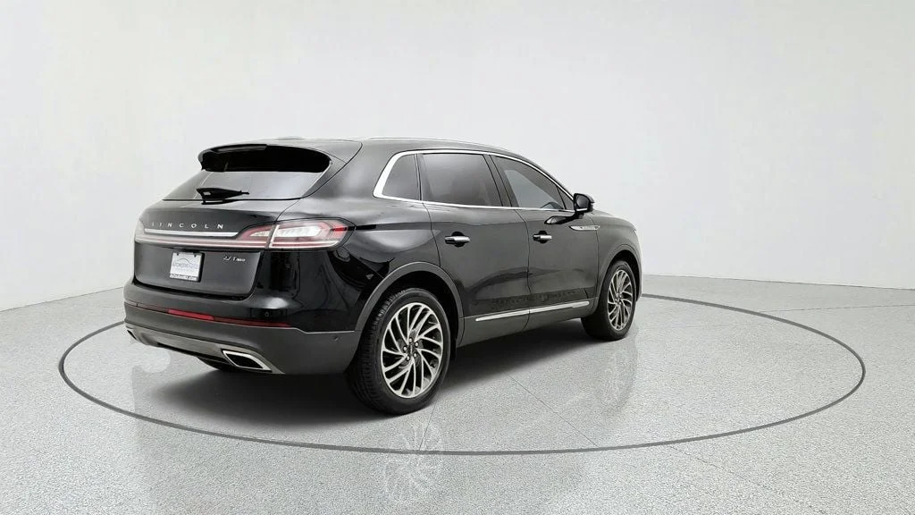 Used 2019 Infinite Black Metallic Lincoln Reserve AWD w/ Tech Package & Driver Assistance image 5