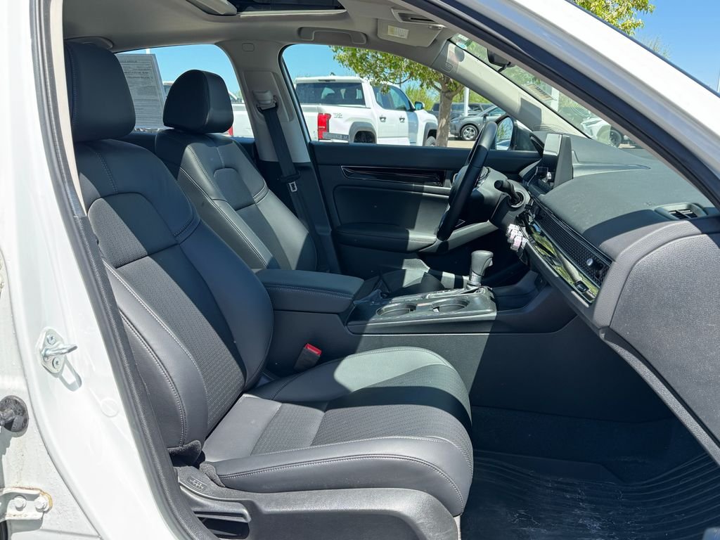 2024 Honda Civic Hatchback EX-L - Photo 7