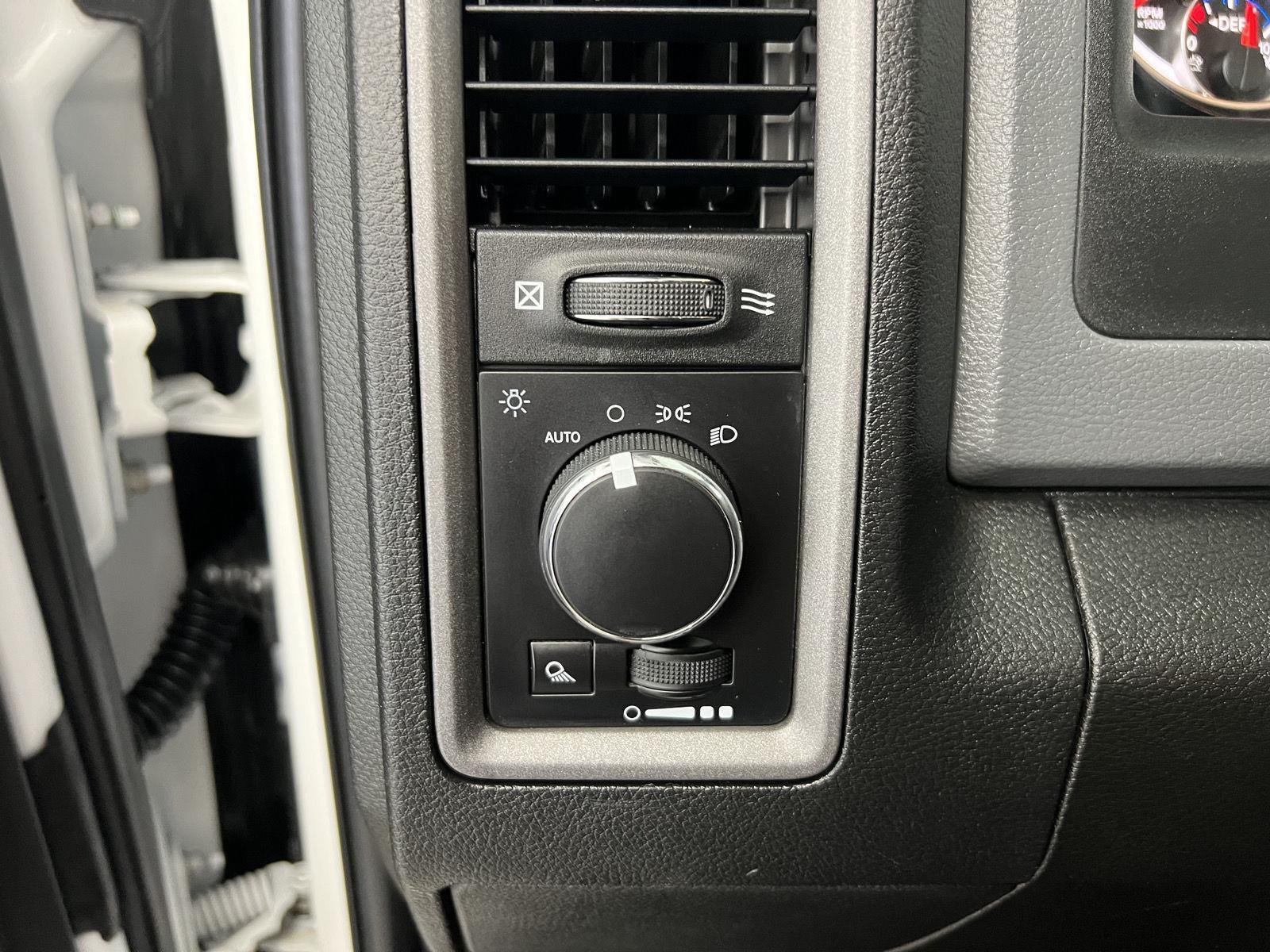 Used 2018 Bright White Clearcoat Ram Tradesman image 15