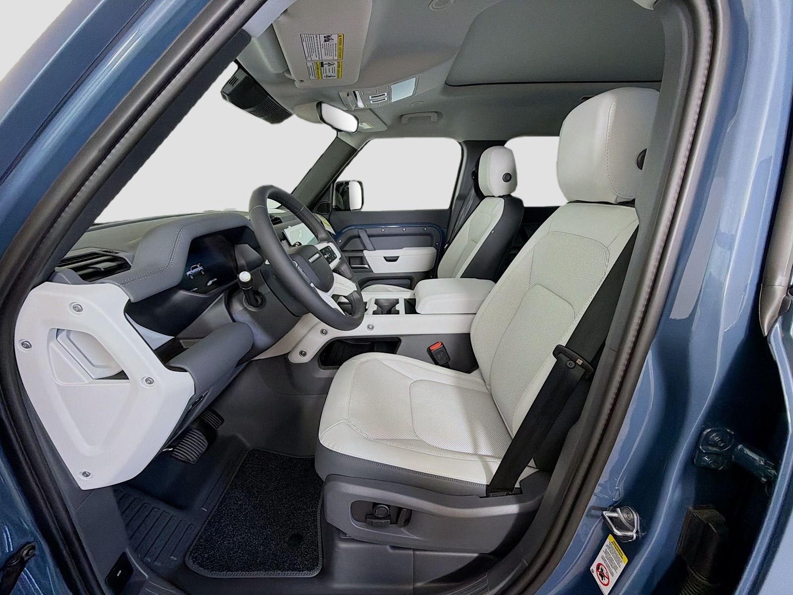 New 2026 Tasman Blue Land Rover X-Dynamic SE image 23