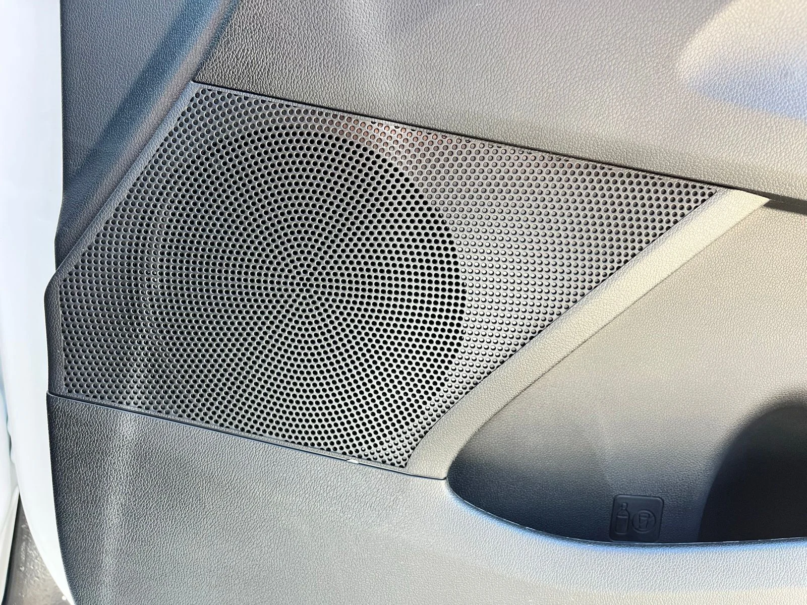 New 2026 White Kia S image 24