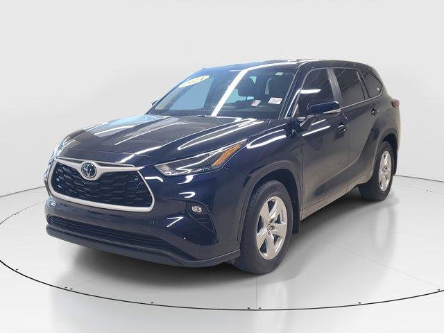 2024 Toyota Highlander LE - Photo 4