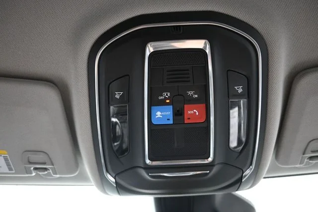 Used 2024 White Jeep Laredo image 26