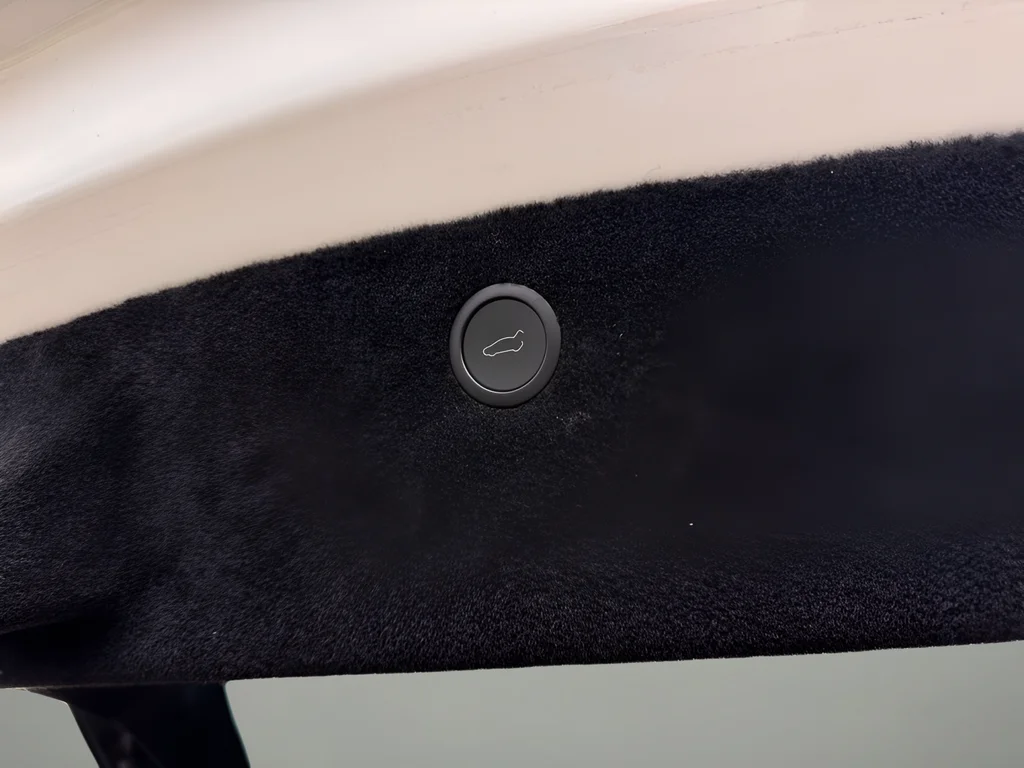 Used 2023 White Tesla Base image 28