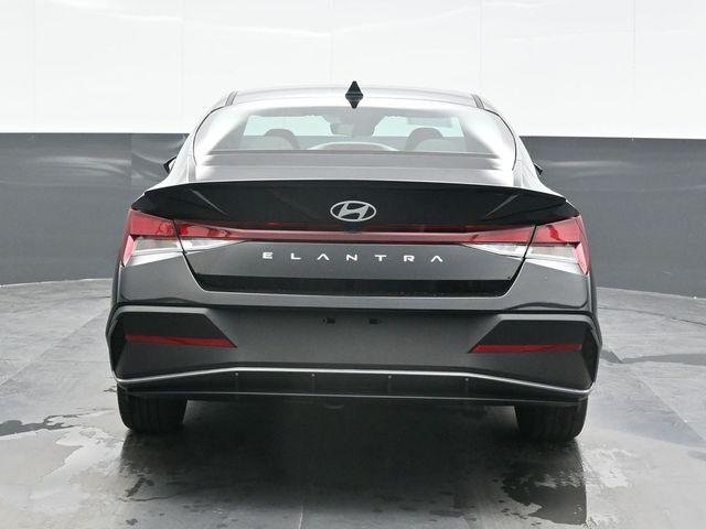 New 2026 Black Hyundai SEL Sport image 2