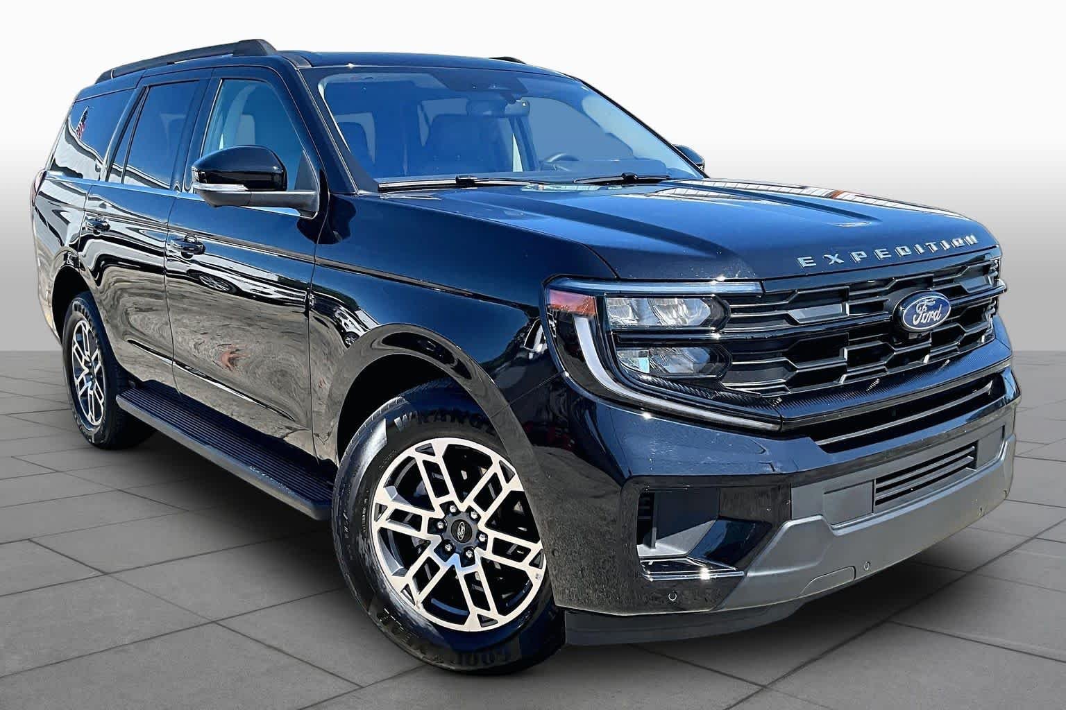 Certified Used 2025 Agate Black Metallic Ford Active image 3