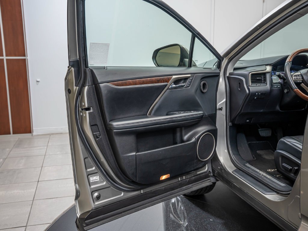 Used 2020 Atomic Silver Lexus 350 image 27
