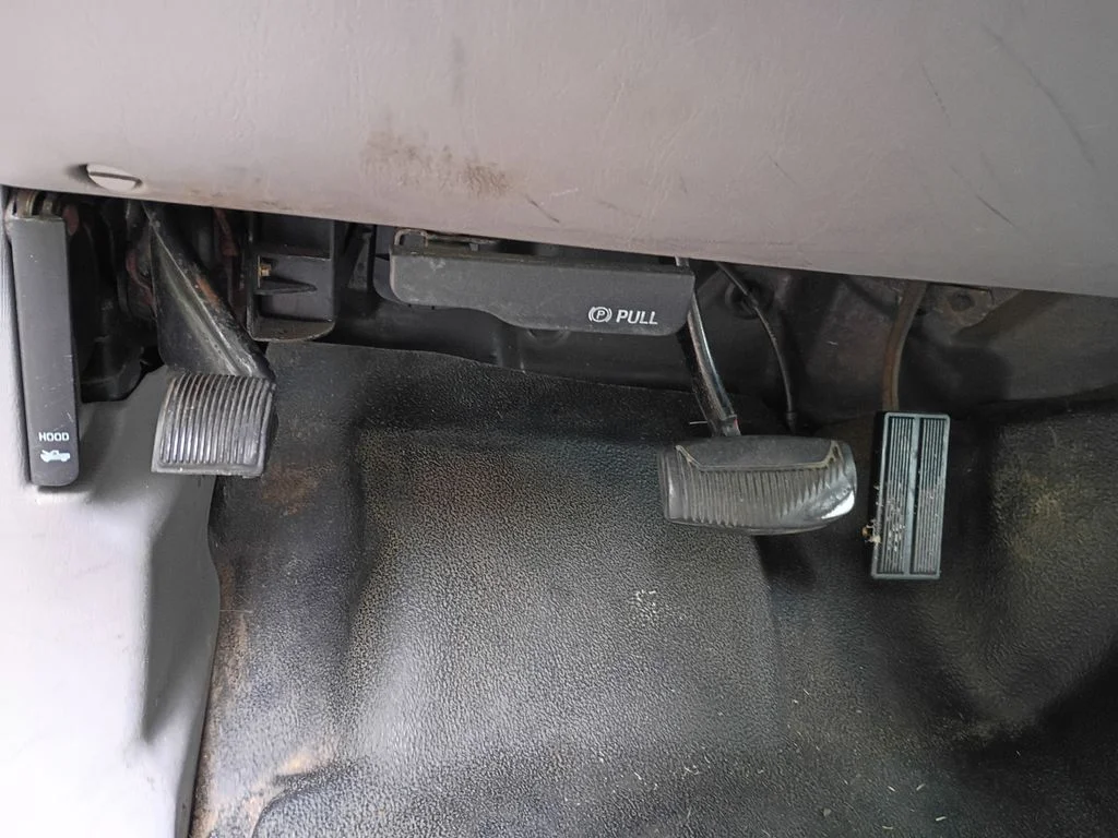 Used 2001 Oxford White Clearcoat Ford XL image 19