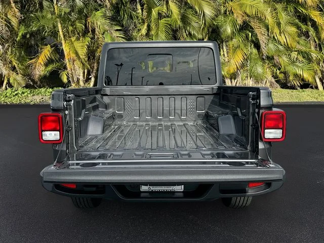 New 2026 Granite Crystal Metallic Clearcoat Jeep Sahara image 6