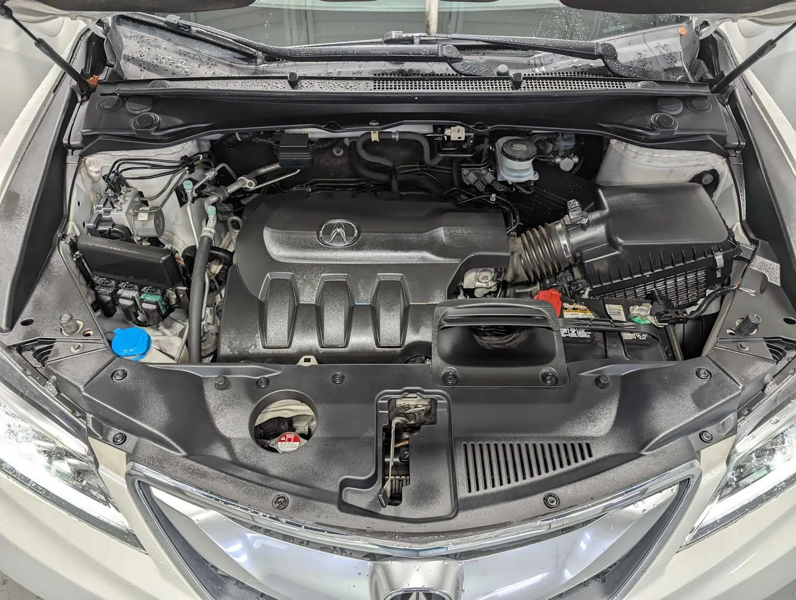 Used 2018 White Diamond Pearl Acura  image 14