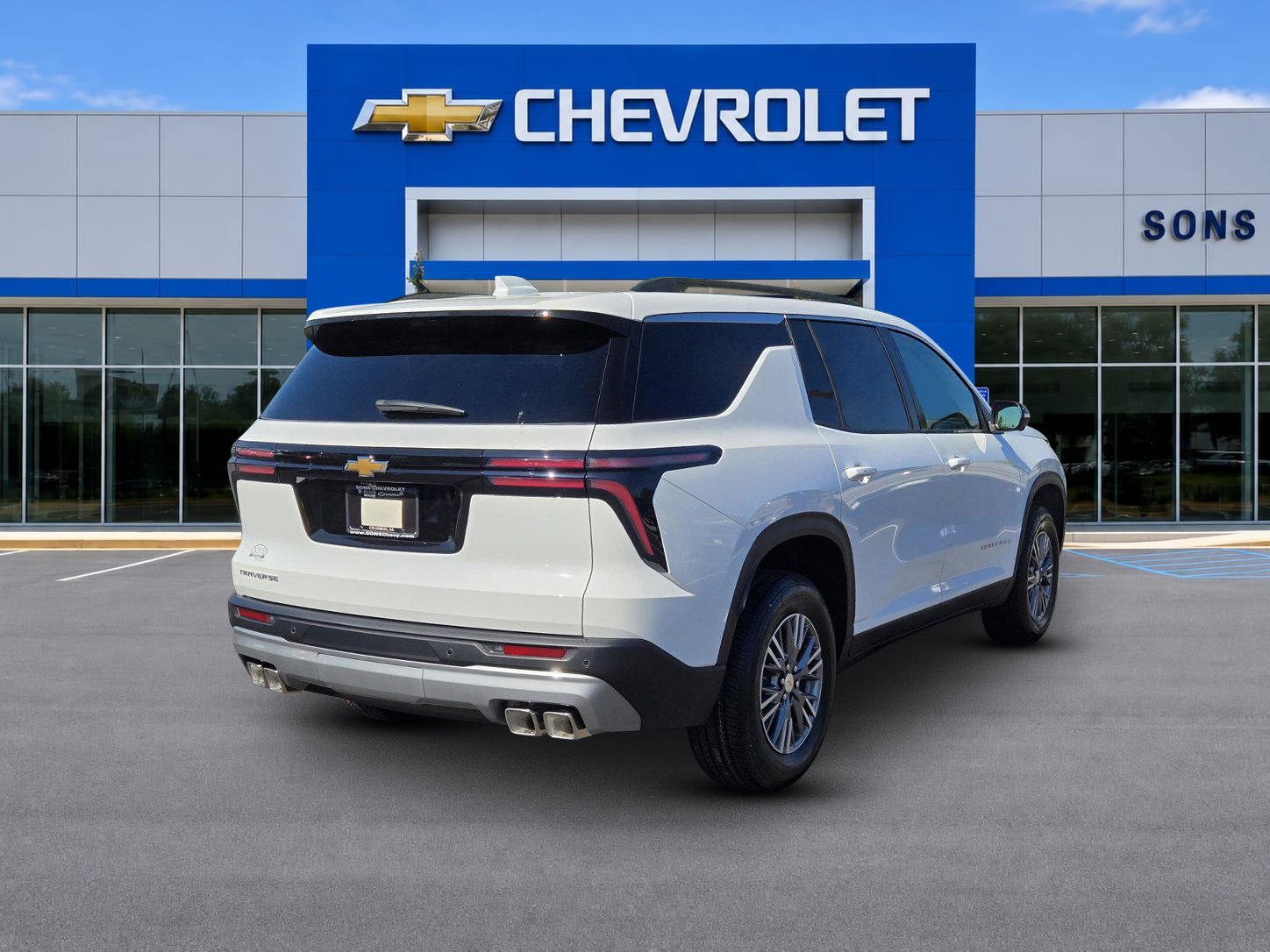 2027 Chevrolet Traverse LT - Photo 6