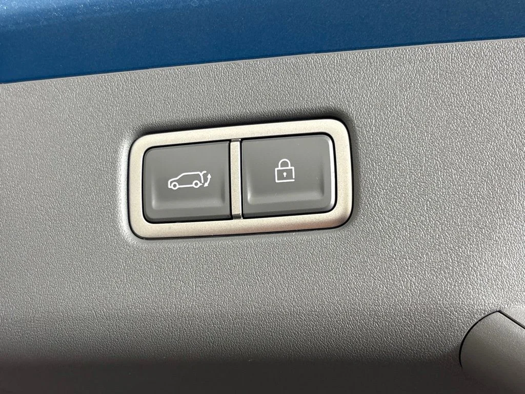 New 2026 Ocean Blue Kia Wind AWD image 24