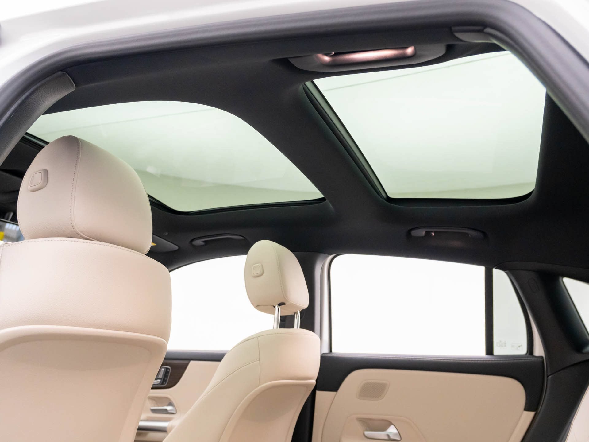 New 2026 Polar White Mercedes-Benz GLA 250 image 60
