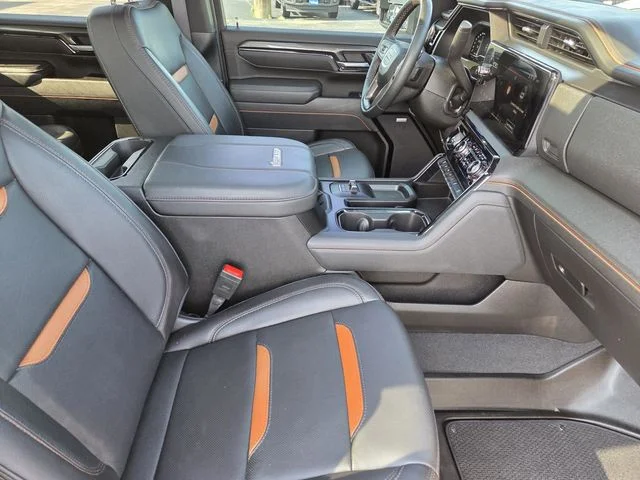Used 2025 White GMC AT4 image 32