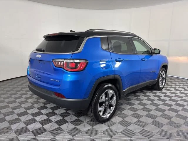 Used 2018 Laser Blue Jeep Limited image 37