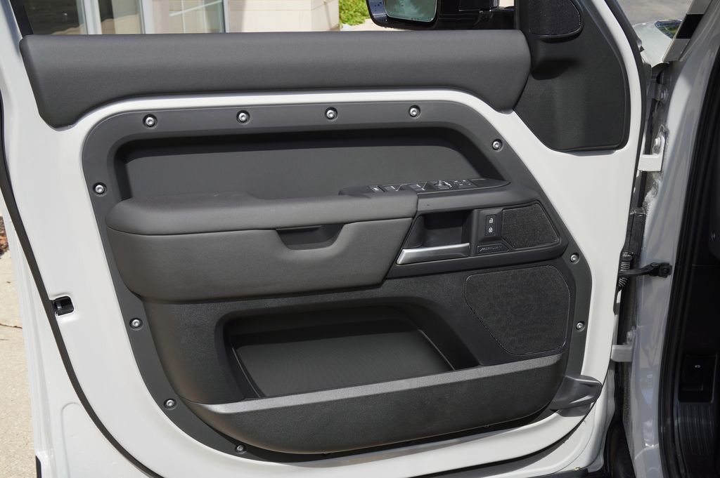 New 2026 Borasco Grey Land Rover S image 9