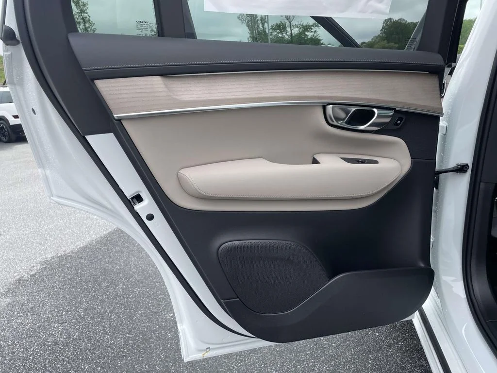 New 2026 Crystal White Pearl Volvo Plus image 2