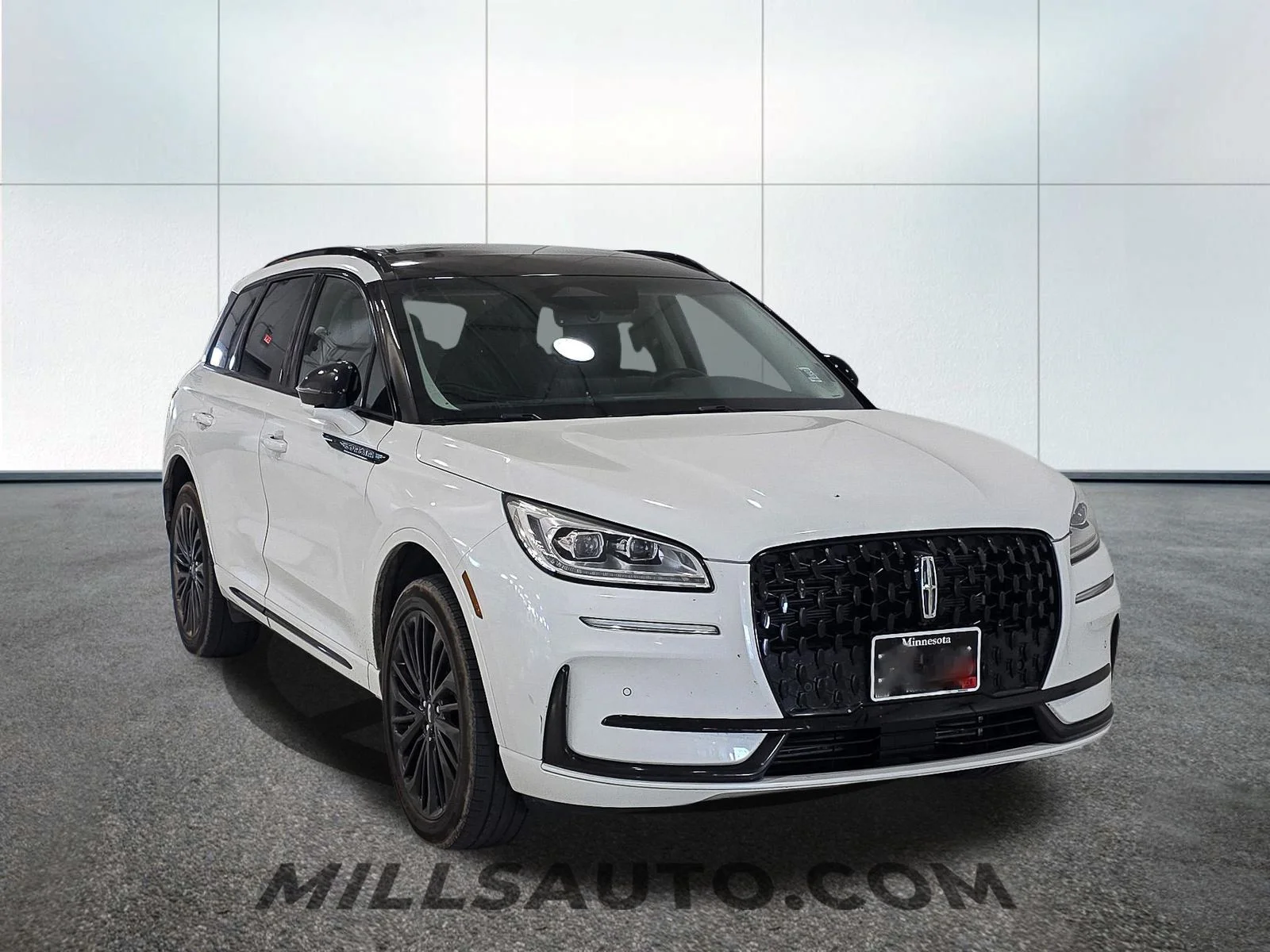 Used 2024 White Lincoln Reserve image 11