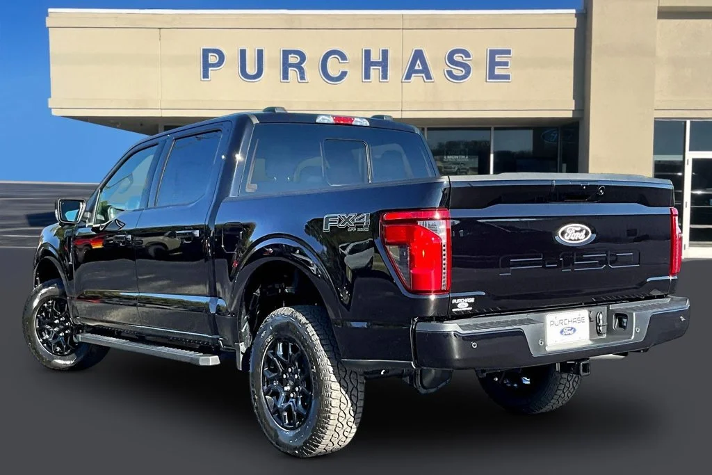 New 2026 Agate Black Metallic Ford XLT image 3