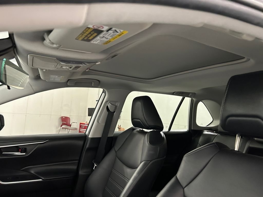 Used 2022 Silver Toyota XLE Premium image 25