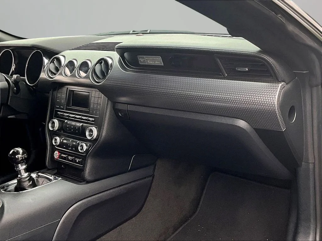Used 2015 Gray Ford GT image 15