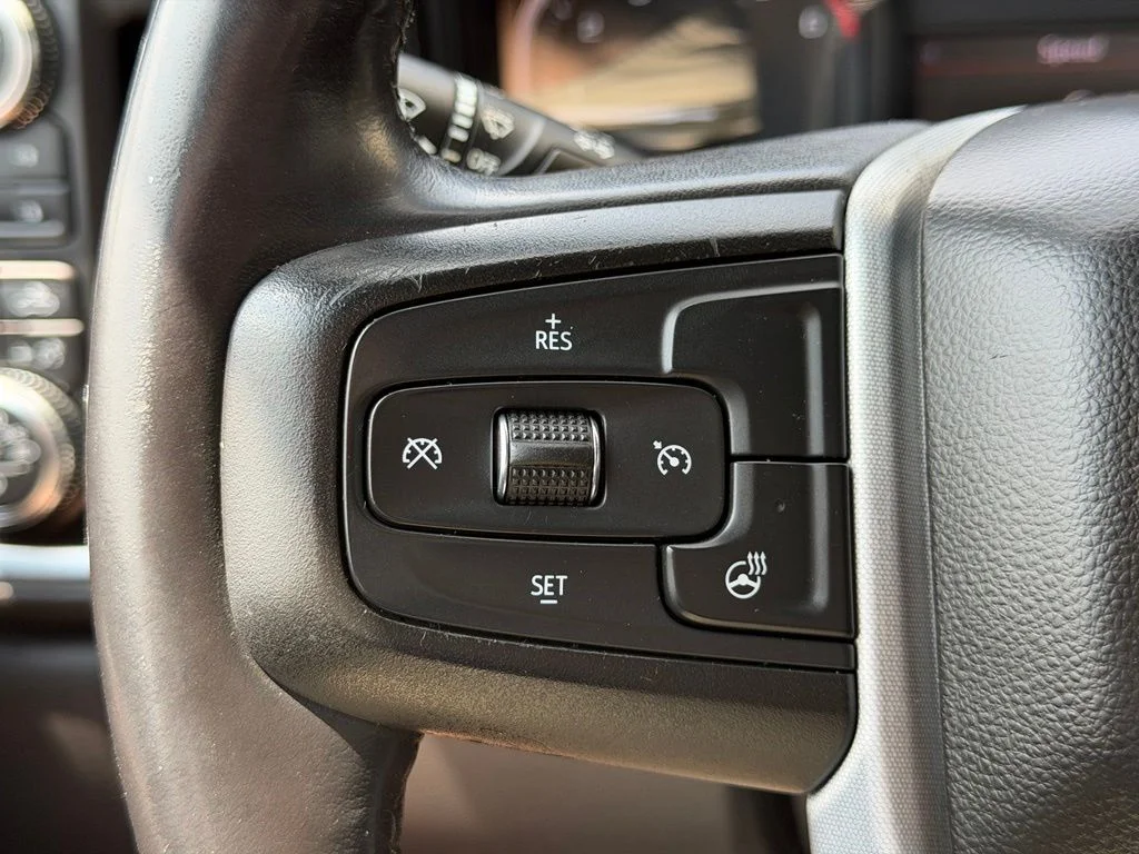 Used 2021 White GMC SLT image 17