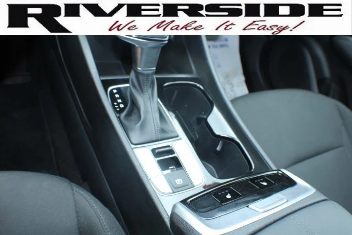 Used 2022 Phantom Black Hyundai SEL image 12