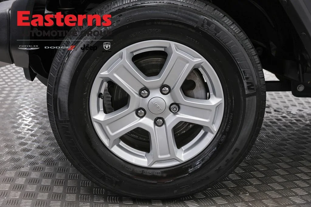 Certified Used 2020 Black Jeep Sport S image 32