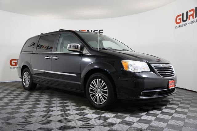 Used 2014 Chrysler Town & Country Touring-L with VIN 2C4RC1CG3ER368411 for sale in Gurnee, IL