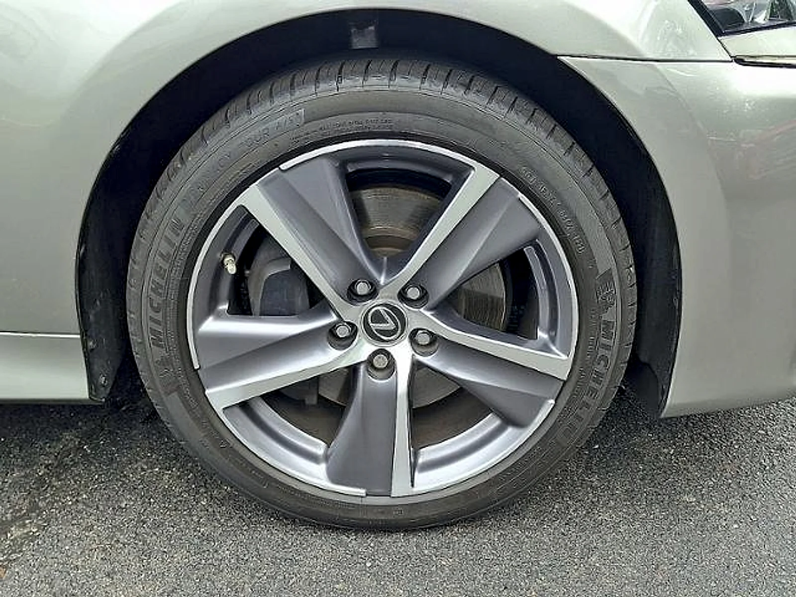 Used 2020 Atomic Silver Lexus  image 30