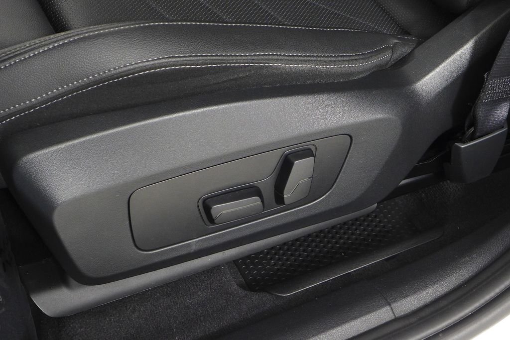 Used 2023 Alpine White BMW xDrive28i image 23