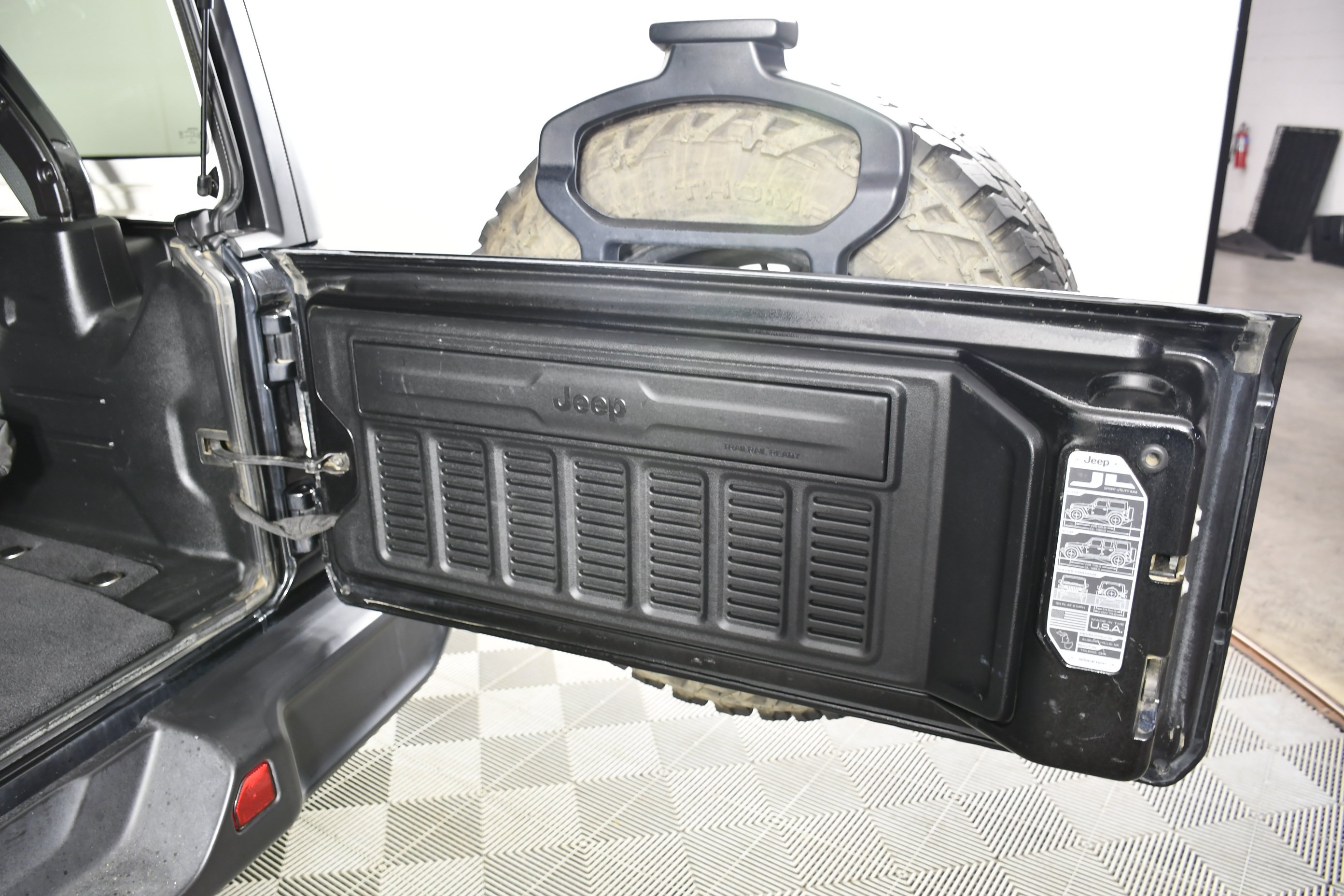 Used 2021 Black Clearcoat Jeep Unlimited Sahara image 48