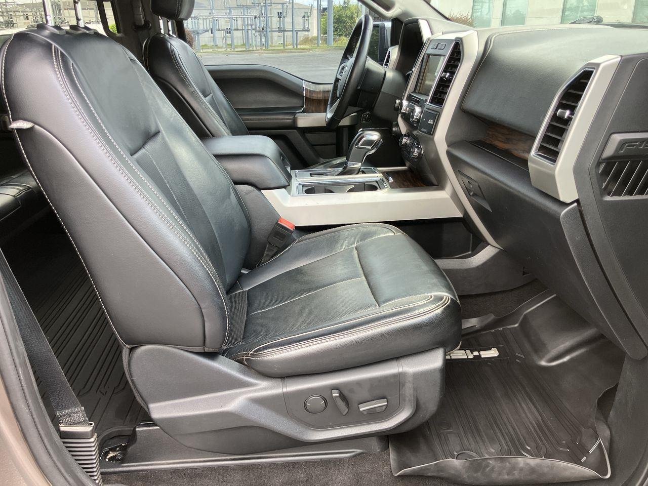 Used 2019 Gray (Stone Gray) Ford Lariat SuperCrew 4WD image 34