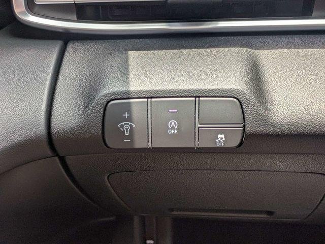 New 2026 White Hyundai SE image 22