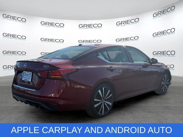Used 2022 Red Nissan 2.5 SR image 7
