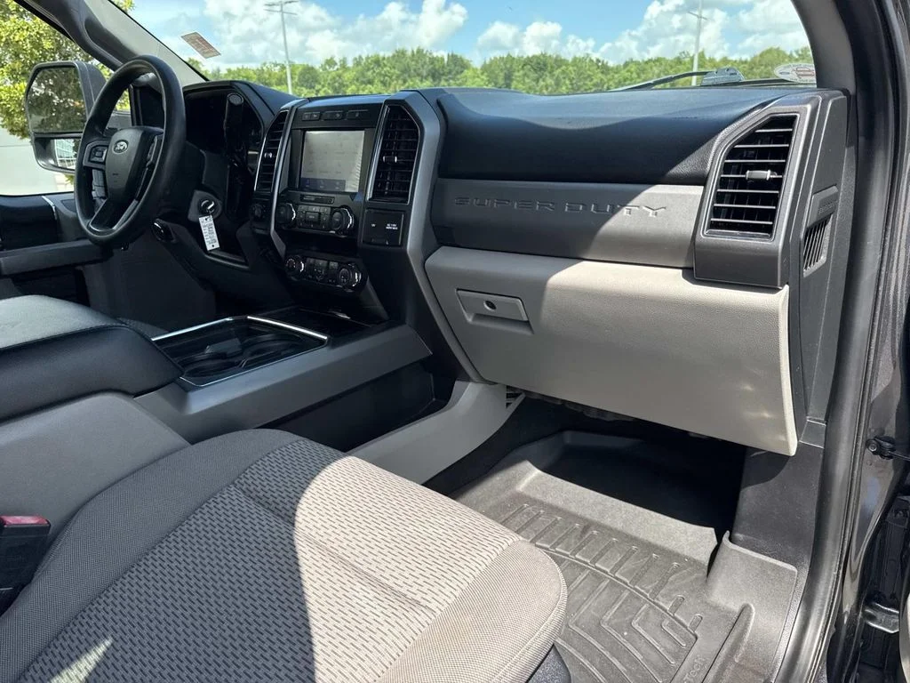 Certified Used 2020 Magnetic Metallic Ford XLT image 12